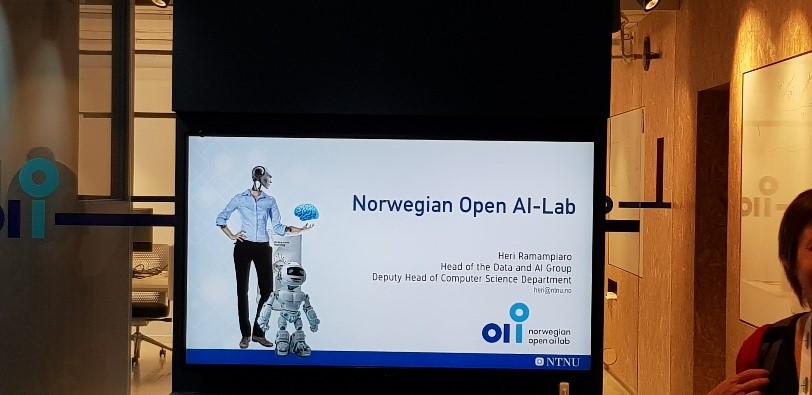 Photograph of Heri Ramampiaro's presentation on the Norwegian Open AI-Lab at EUNIS19